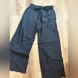 DONNI. Women’s black poplin Pants